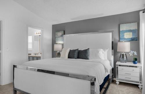 Amazing Star Wars Villa with Arcade & Theater, Private Pool, 3 King, Near Disney - Photo 31