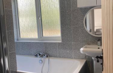 Highfield Home with free parkings, Surbiton, Kingston upon Thames, Surrey, Greater London , UK - Foto 45