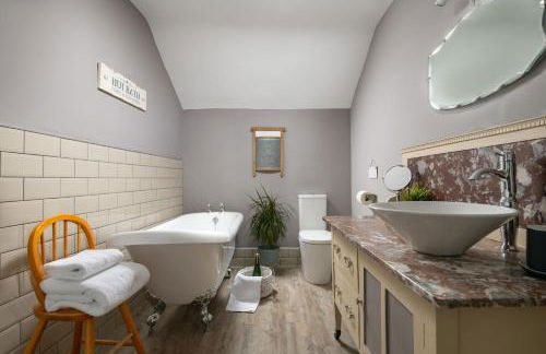 The Nest at Winnall Luxury 19th Century Cottage - Foto 16