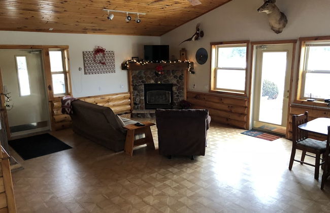 Sunset Pines Resort - Photo 10