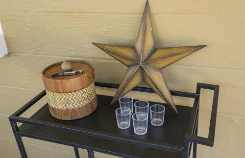 Golf Views, Porch Vibes, 3mi to Broadway! - Foto 5