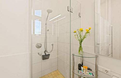 1,399 sq ft Historic Landmark, Checkpoint Charlie - Foto 33