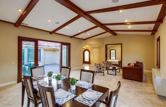 Tropical 5BR La Jolla Retreat by NamaStay - Foto 50