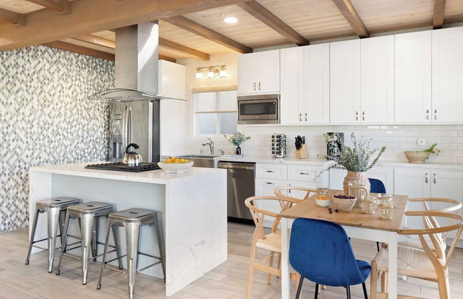 Mission Point 2 by Avantstay Mission Beach Home w/ Large Balcony Steps to Beach! - Photo 9