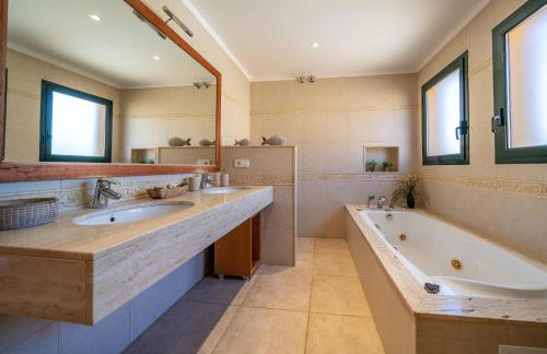 Villa Jaruco Lux Piscina Privada Familiar BBQ Aire Acondicionado - Foto 10