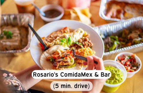 Modern 2BR Retreat- Prkng,Near Rvrwlk & Conv Ctr - Foto 13