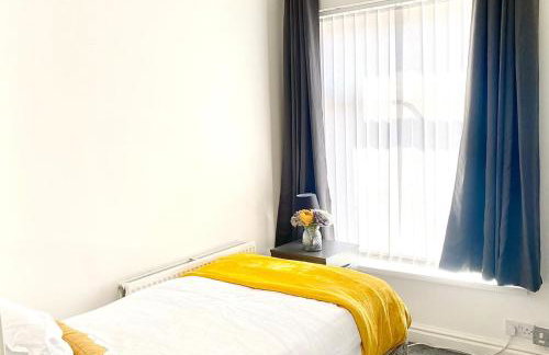 Cosy Cheerful 2 Bedrooms Near Piccadilly, Etihad Stadium Sleeps up to 5 - Foto 3