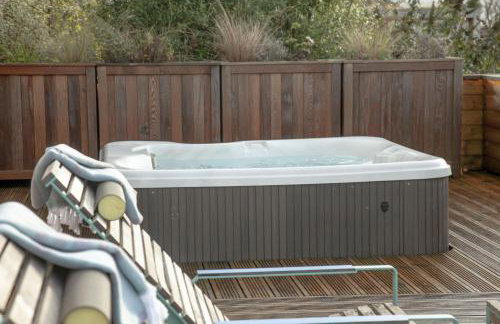 Deer Leap, Strawberryfield Park - Photo 17