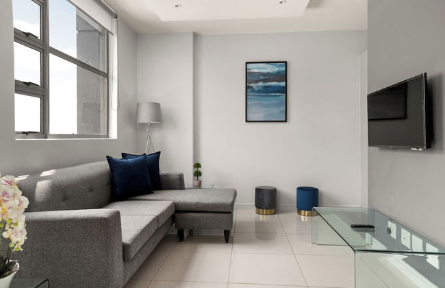 Easy Stay - The Median - Photo 16