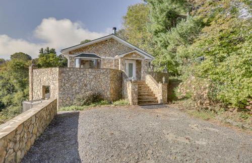 Blowing Rock Home with Hot Tub and Mountain-View Deck! - Foto 25