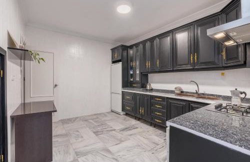 Little Alhambra - Photo 17