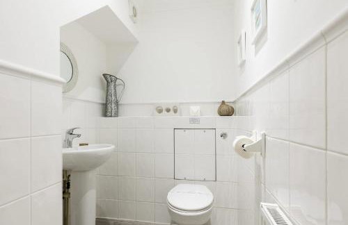 Magnolia House - Beautiful Townhouse in Old Town Poole - Photo 32