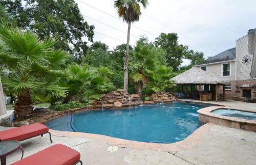 Crosby Backyard Oasis with Weekday Specials! - Foto 62