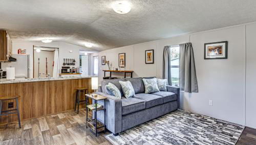 Riverfront Floral City Stay with Dock and Hot Tub! - Foto 5