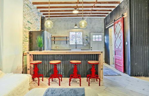 Stylish Newark Home with Deck Less Than 14 Mi to NYC! - Foto 9