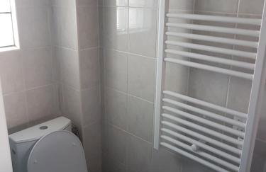 charmant studio de 30 m2 très calme avec sa grande belle terrasse et son jardin PRIVATIF - Foto 20