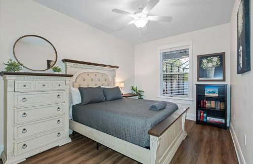 Luxury Stay Heated Pool and Hot Tub Fenced Yard - Foto 27