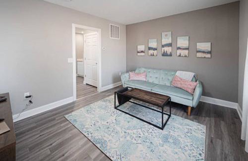 Delightful airy remodeled 1 1 Elsas - Photo 4