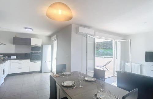 Bel appartement 2 chambres à Proximité des Commodités - Foto 1