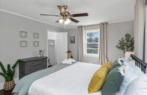 The Duke - Pet Friendly - Photo 23