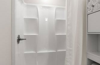 Cozy 4BR Home Pet Friendly Large Yard & Patio - Foto 49