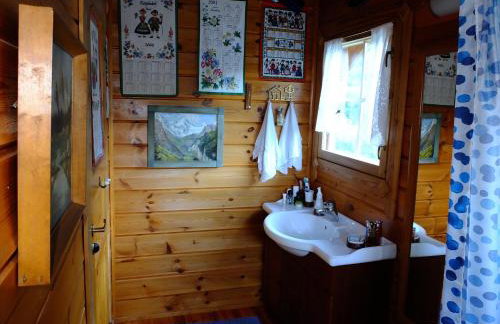 Vytina log house - Photo 25
