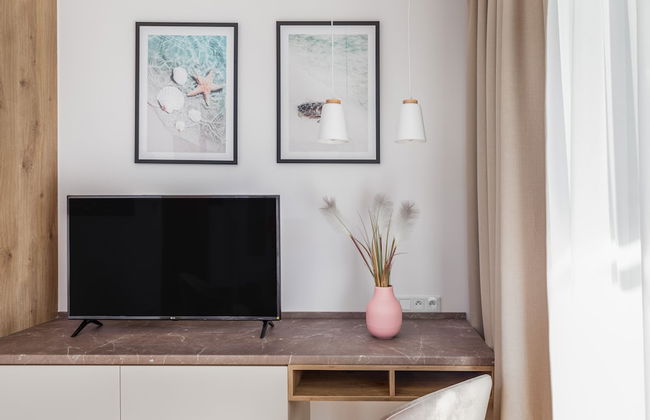 Jantaris Apartments by Renters - Photo 64