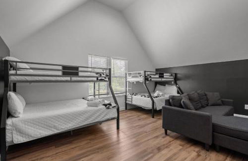 Grandma's Farm on 6 acres with Lighted Barn and River Access - Foto 11