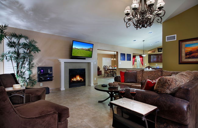 Private Playground: Golf Pool Table and Hot Tub! - Foto 9