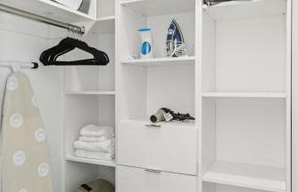 New 3BR Home with Private Yard and Game Room and Parking - Foto 37