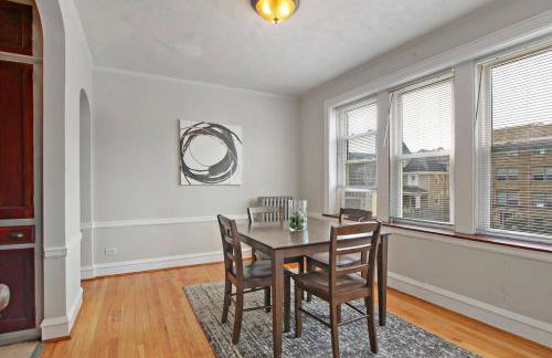 Prime City Stay in a 1BR Apartment - Cullom F2 - Photo 10