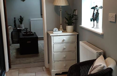 The Nest at Bramble Cottage Lacock - Photo 16