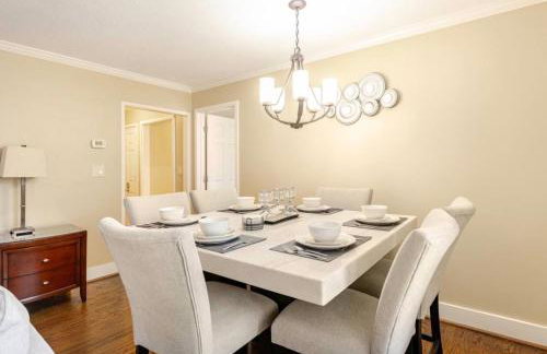 Downtown Condo Near Georgia Aquarium w Free Parking - Foto 3