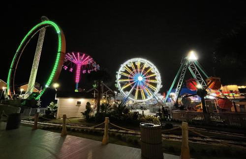 Seabrook 3BR Sleeps 10 w Backyard, Fire Pit Near Kemah - Foto 53