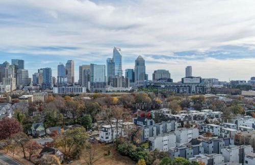 Luxe Townhome Rooftop Hot Tub Parking - Photo 33