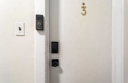Fun & Funky 2BR in Downtown Princeton - Photo 32