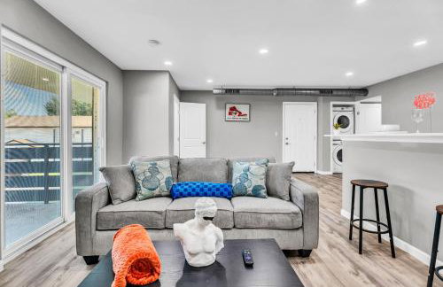Welcoming 2BR Apartment Near Campus and Shops - Foto 16