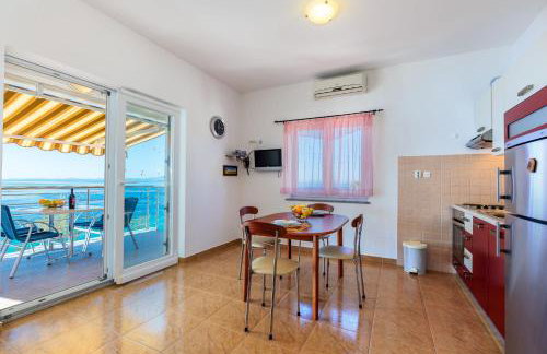 Apartments Ivan Sea View in Peaceful Lun - Photo 7