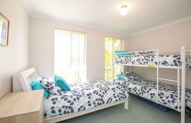 Retreat On Dolphin - Photo 3