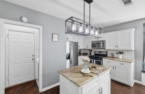 Parisian-Inspired 5-BD w Pool Playground Cinema - Foto 20