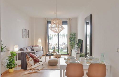 C88 - Deluxe Apartment Downtown with Pool and Parking - Photo 1