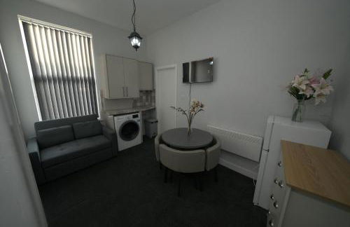 Charming Oxford Apartment in Telford - Flat 1 - Photo 15