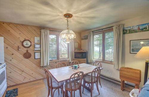 Serene Lakefront Baileys Harbor Home with Deck! - Foto 9