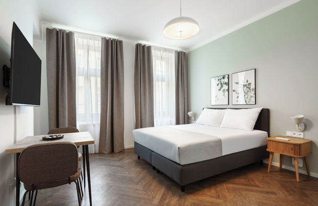 Limehome Prague Halkova - Foto 9