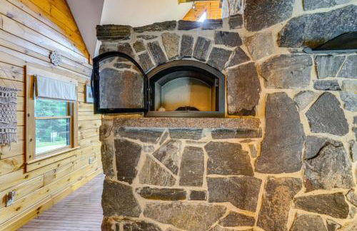 Spacious Wilmington Cabin Walk to Lake - Foto 12