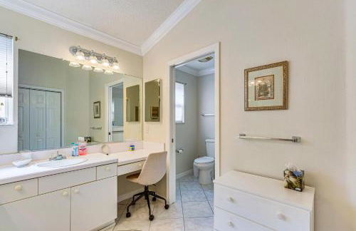 Walk to Golf and Pool Pet-Friendly Villages Home - Foto 11