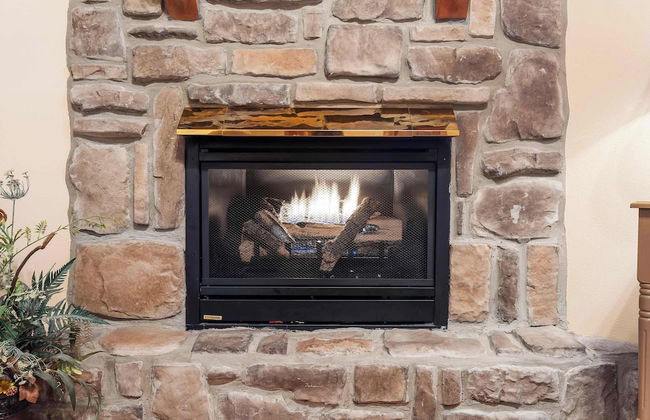 Creekside - 2 BDR Resort Cabin in Epic Location! - Photo 18