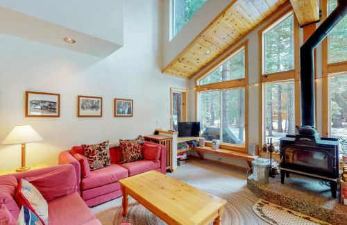 Happy Family Cozy Cabin - Photo 1