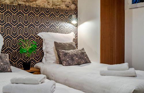 Luxury Family 2BR - Prime Location, Walk to Beach & Shopping, Sunny Balcony - By Totolulu Cannes Hoche - Foto 16