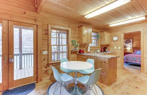 Toccoa Waterfront Hideaway Hot Tub and Fire Pit! - Foto 6